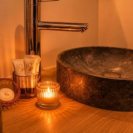 Loft Hôtel, Jacuzzi Privatif, Sauna Et Cinéma * Burdeos